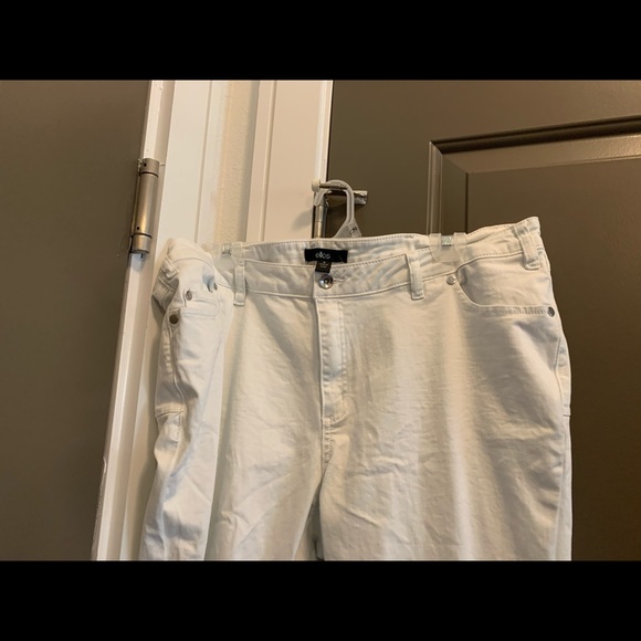 White Jeans - Picture 3 of 7